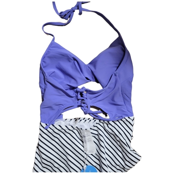 Cupshe Alana Striped Twist Halter One-Piece Swimsuit - Picture 6 of 9